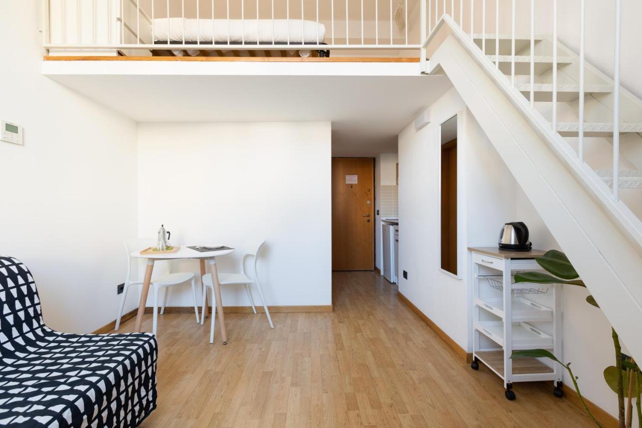 Apts Milano-corso Magenta Milan